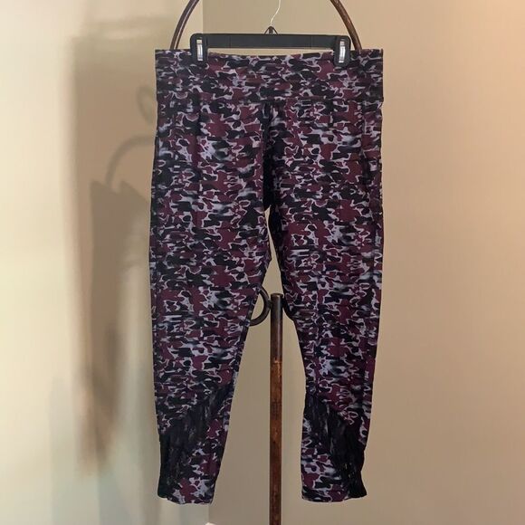 Warrior Workout Capris - Picture 2 of 6